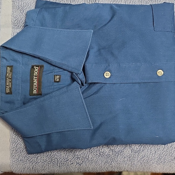 Bundle of 4 Men's Assorted Color Long Sleeve Dress Shirt Set - Picture 2 of 5